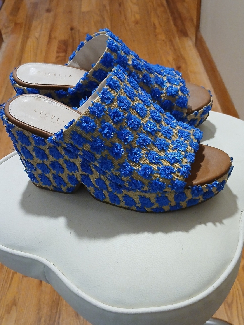 CECELIA  NEW YORK Size 9